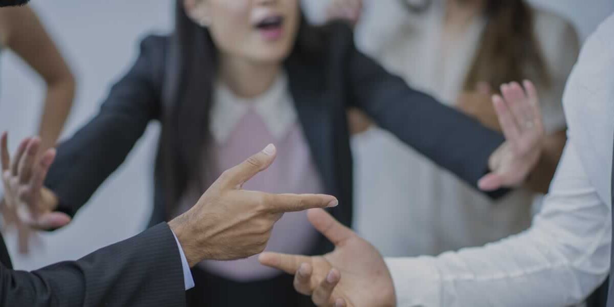 deal-with-employee-conflict